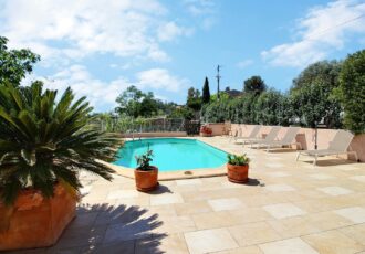 Plateau des Martégaux maison T6 avec piscine et grand terrain